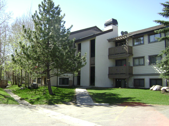 Liftview Condominiums E-202